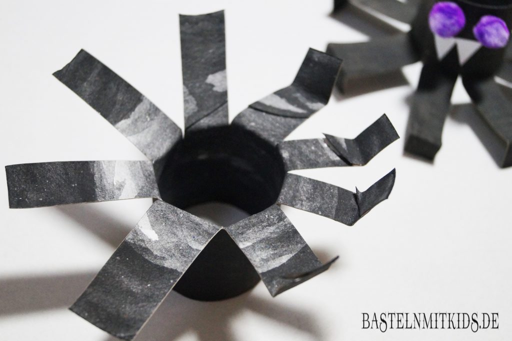 Spinne basteln - mehr Spinnen zu Halloween - Basteln mit Kindern